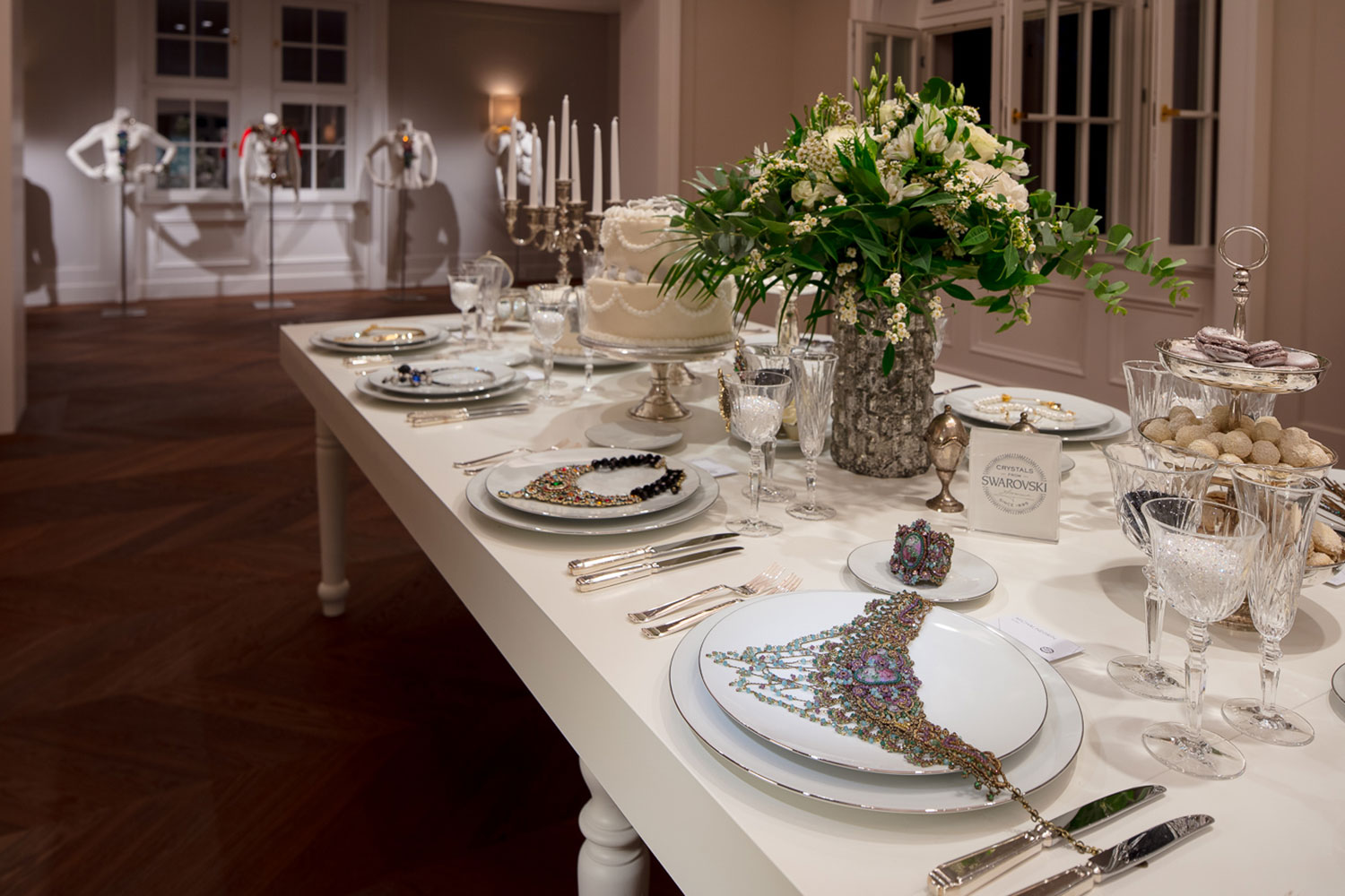 StudioNOW, Swarovski, Kristalle, Heim, München, Models, Design, Tisch, Esszimmer, white