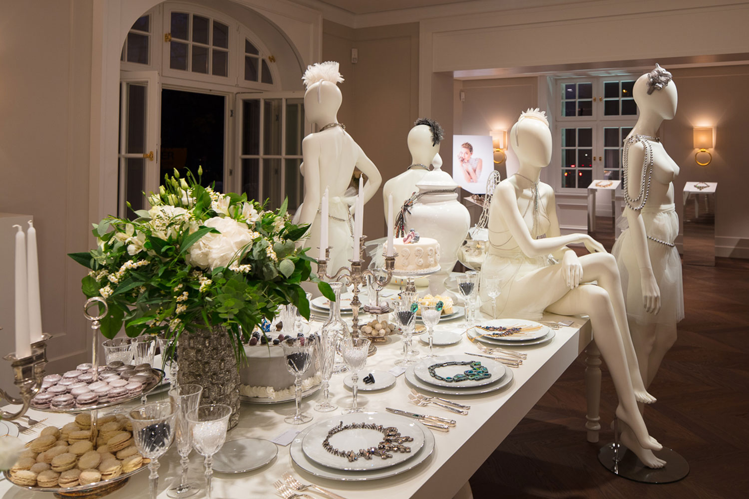 StudioNOW, Swarovski, Kristalle, Heim, München, Models, Design, Tisch, Esszimmer, white