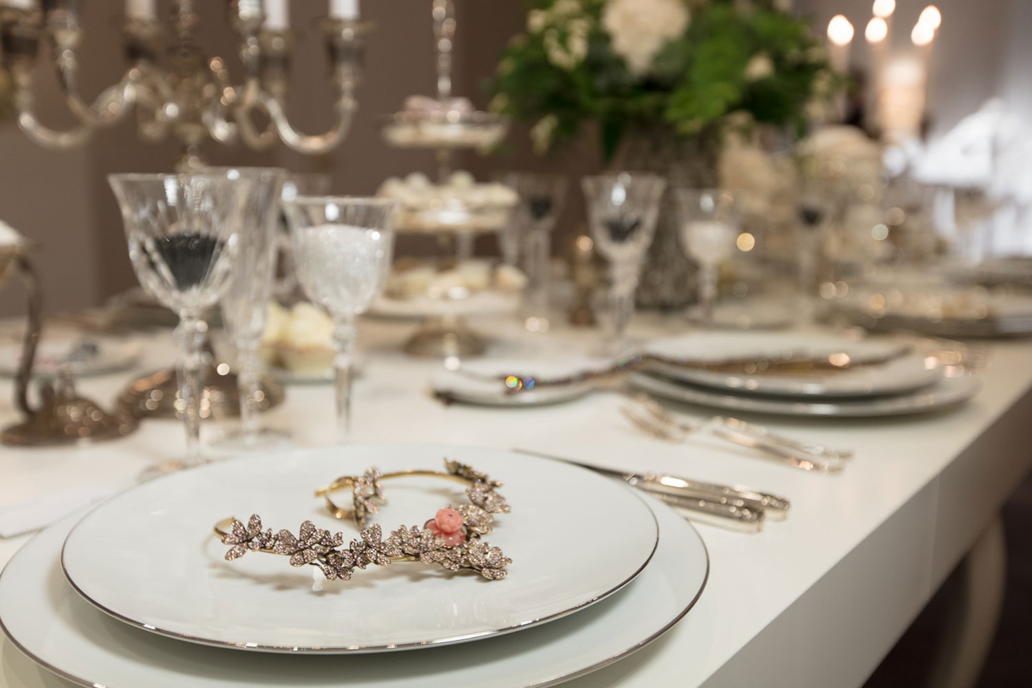 StudioNOW, Swarovski, Kristalle, Heim, München, Models, Design, Tisch, Esszimmer, white