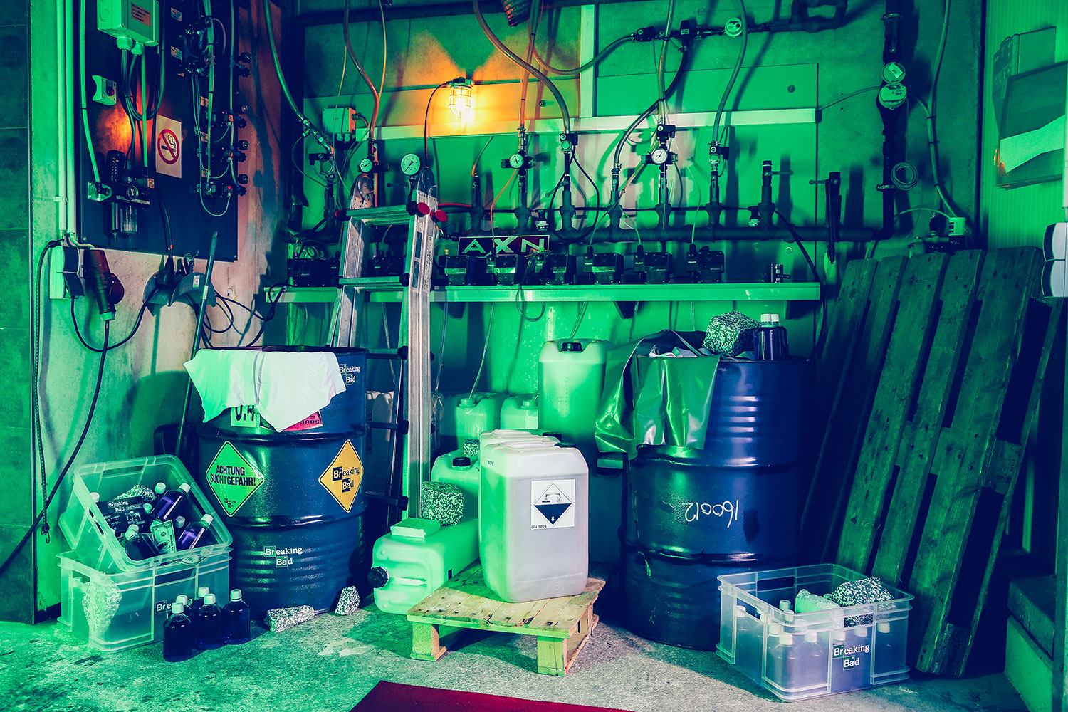 StudioNOW, sony, sony pictures, breaking bad, drugs, requisiten, berlin, cozy wash, crystal, final, end, walter white